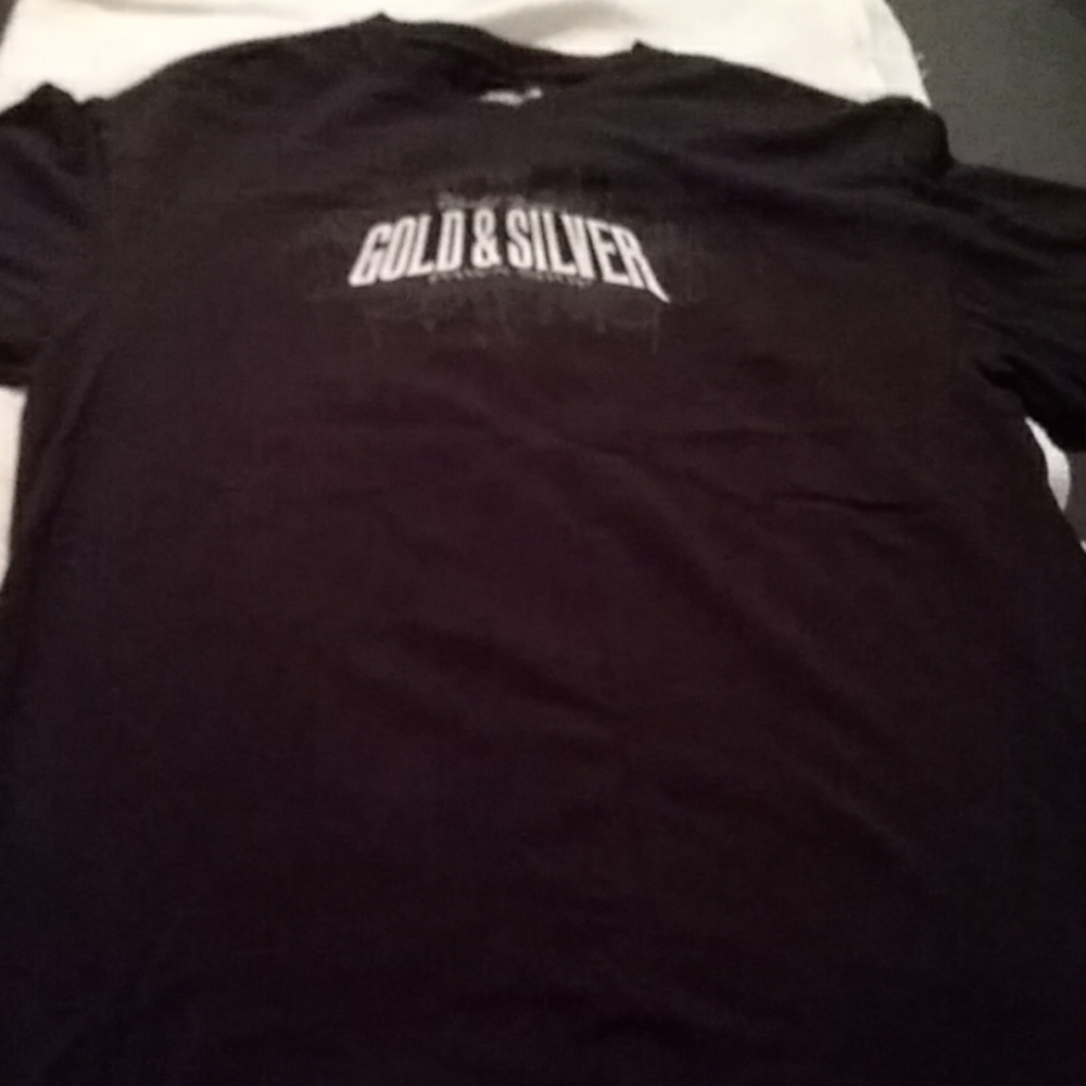 World Famous Gold & Silver Pawn Shop Tshirt Size L